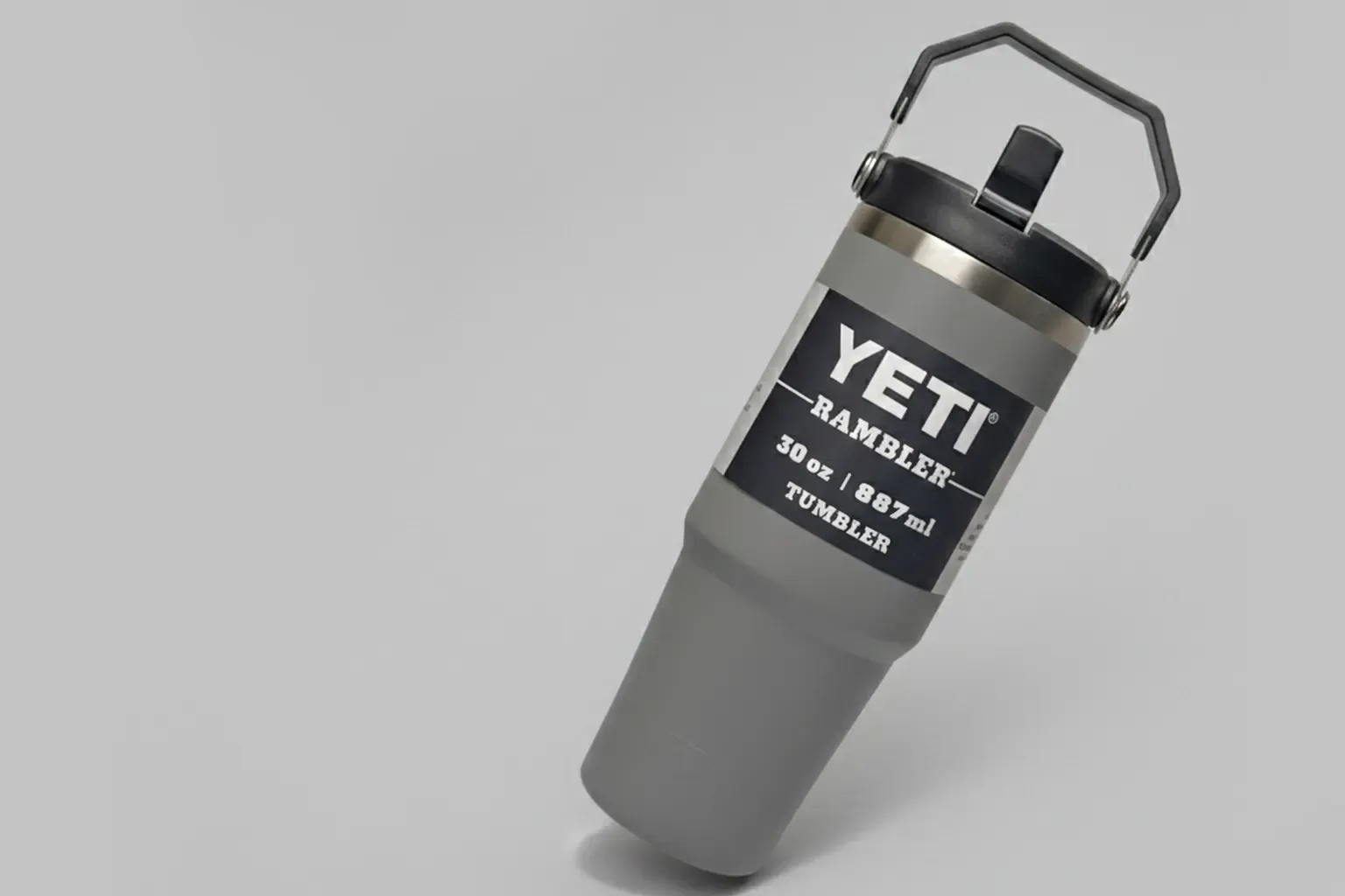 Termo YETI Rambler 30 oz con agarradero, boquilla y pajilla